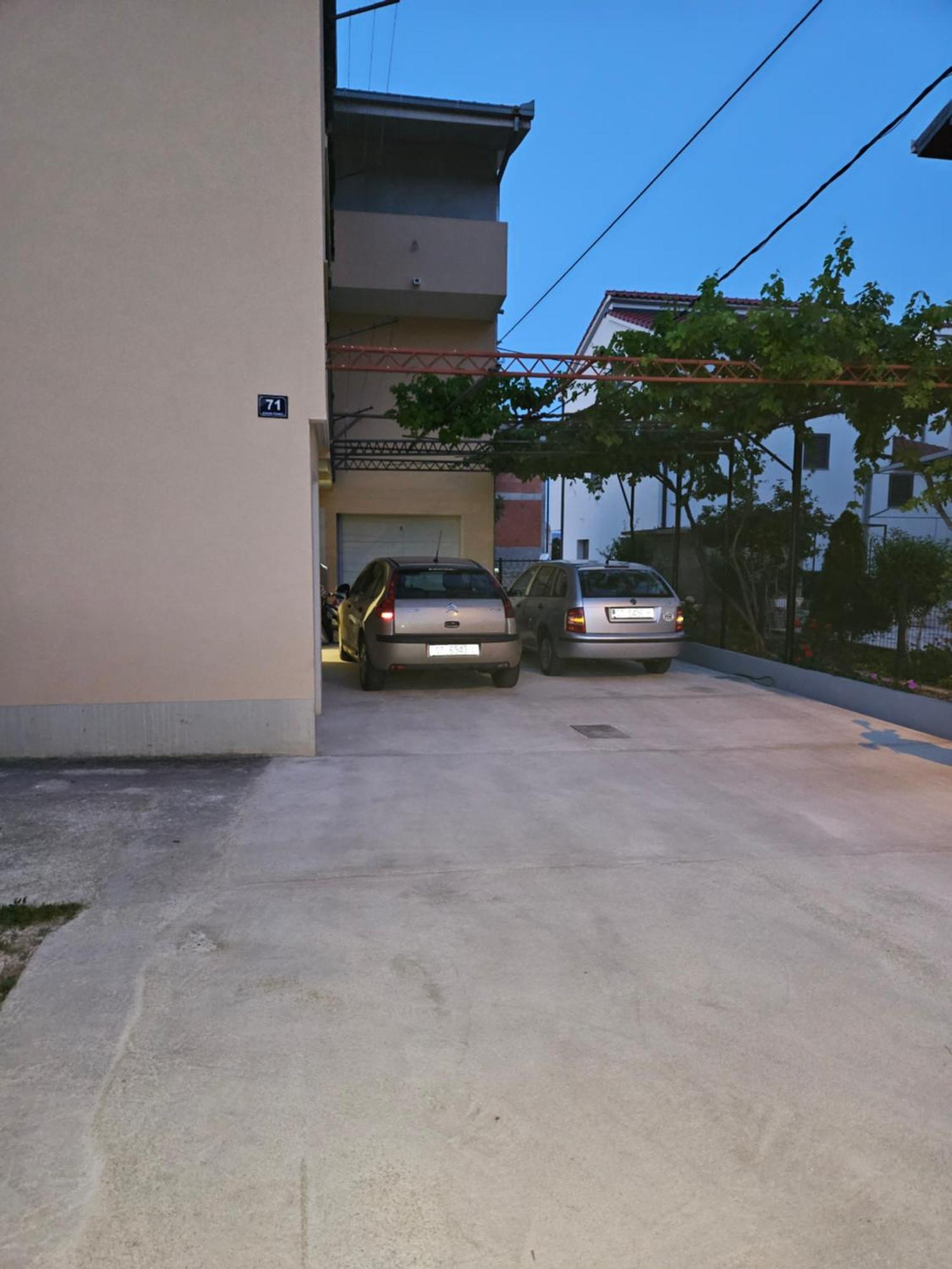 Apartment Blanca With Jacuzzi,Terase And Private Parking Каштела Екстер'єр фото