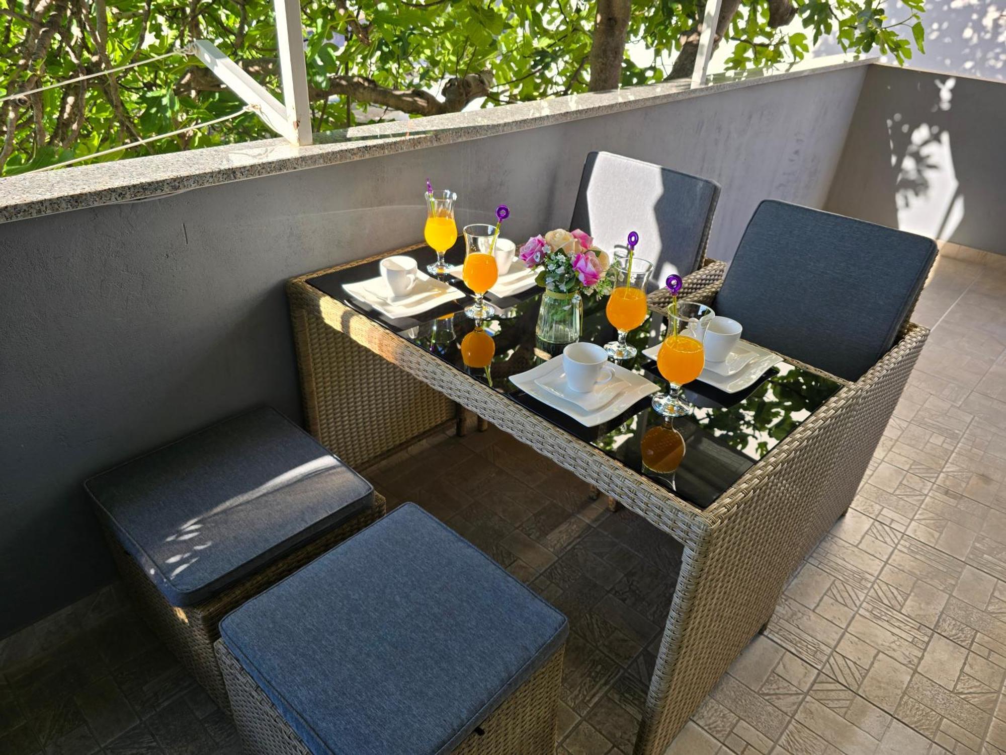 Apartment Blanca With Jacuzzi,Terase And Private Parking Каштела Екстер'єр фото